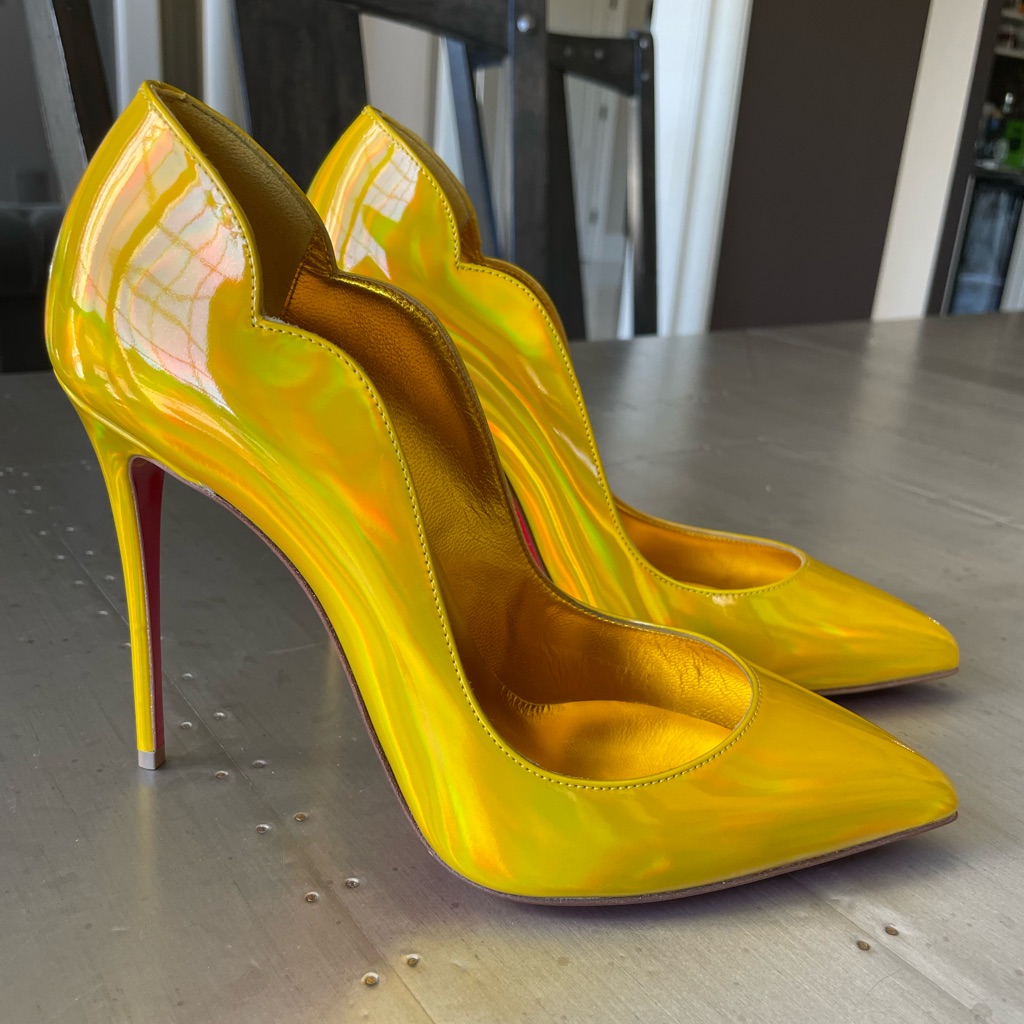 Christian Louboutin Hot Chick Yellow Gold Patent Stiletto 100mm Sz 38.5